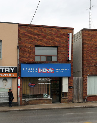 Plus de détails pour 576 Rogers Rd, Toronto, ON - Local commercial à vendre