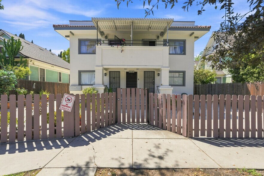 943-949 Chestnut Ave, Long Beach, CA à vendre - Photo de l’immeuble – Image 3 sur 28