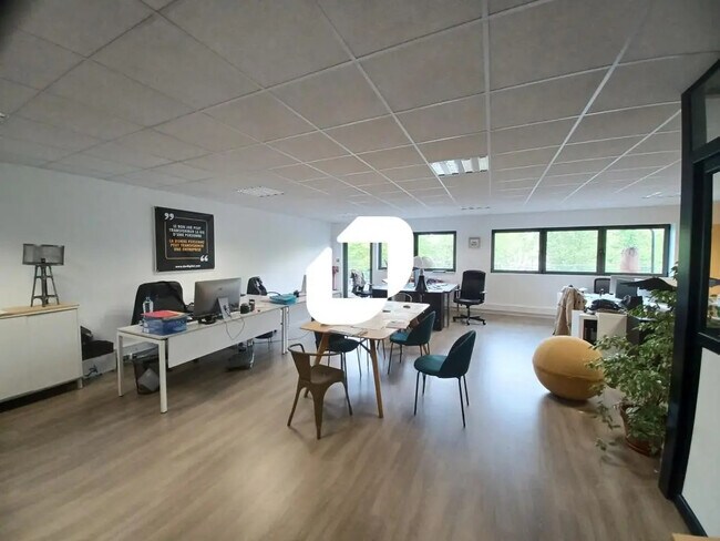 Plus de détails pour Bureau à louer