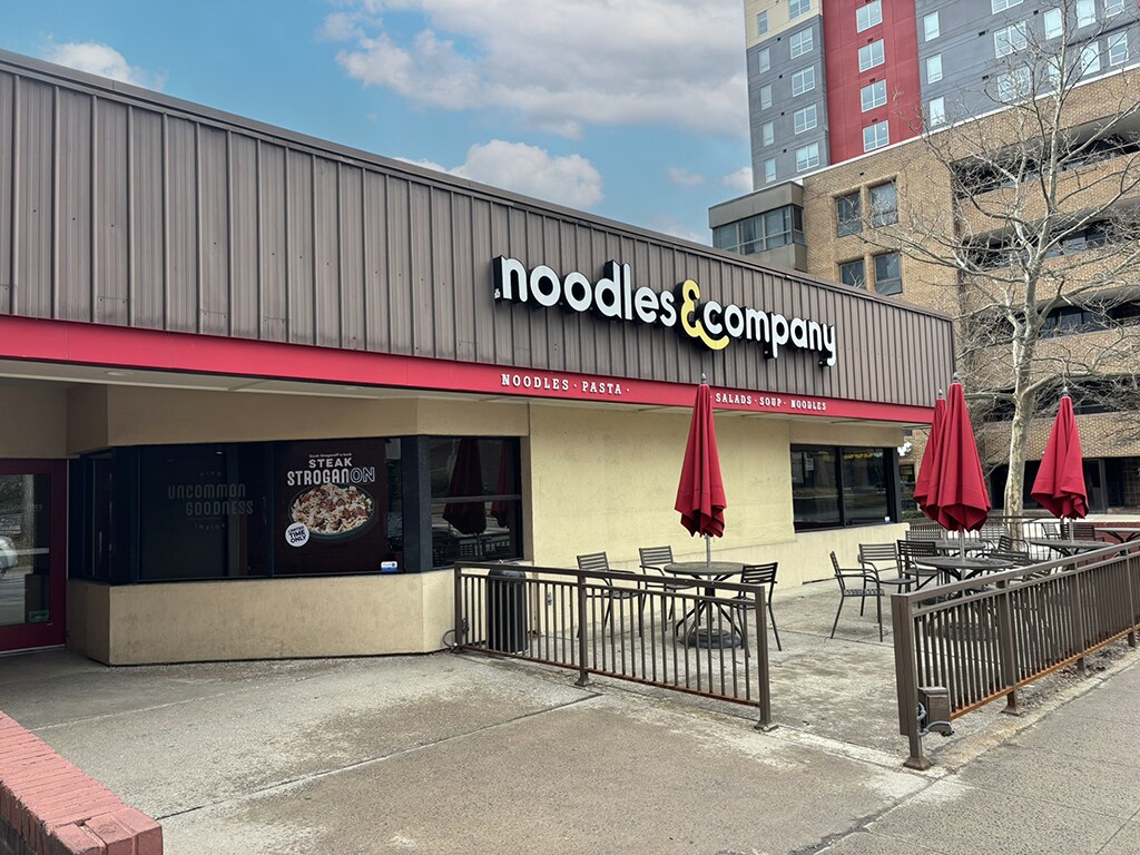 244 W College Ave, State College, PA à louer Photo de l’immeuble– Image 1 sur 3