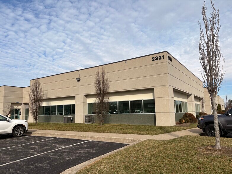 2331 Fortune Dr, Lexington, KY à louer - Photo de l’immeuble – Image 2 sur 9