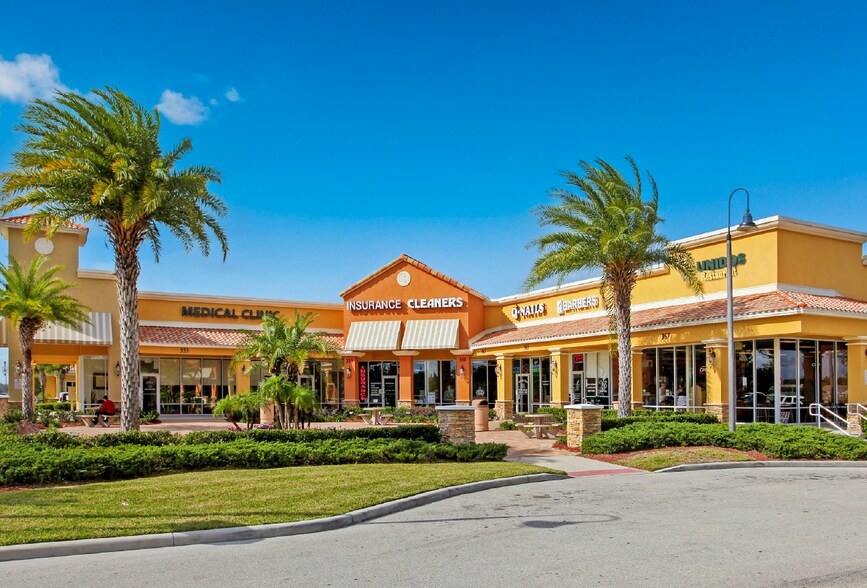 353 Cypress Pky, Kissimmee, FL à louer - Photo de l’immeuble – Image 2 sur 7