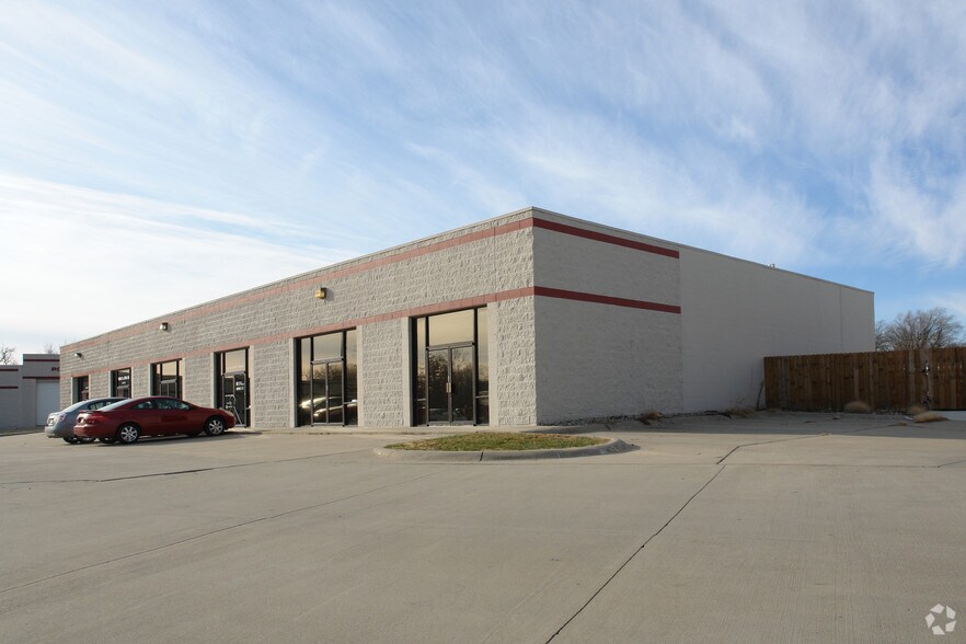 6131 S 57th St, Lincoln, NE à louer - Photo principale – Image 1 sur 3