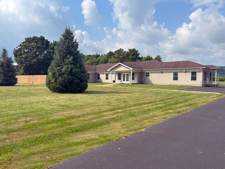 355 Main St, Dansville, NY à vendre - Photo de l’immeuble – Image 1 sur 3