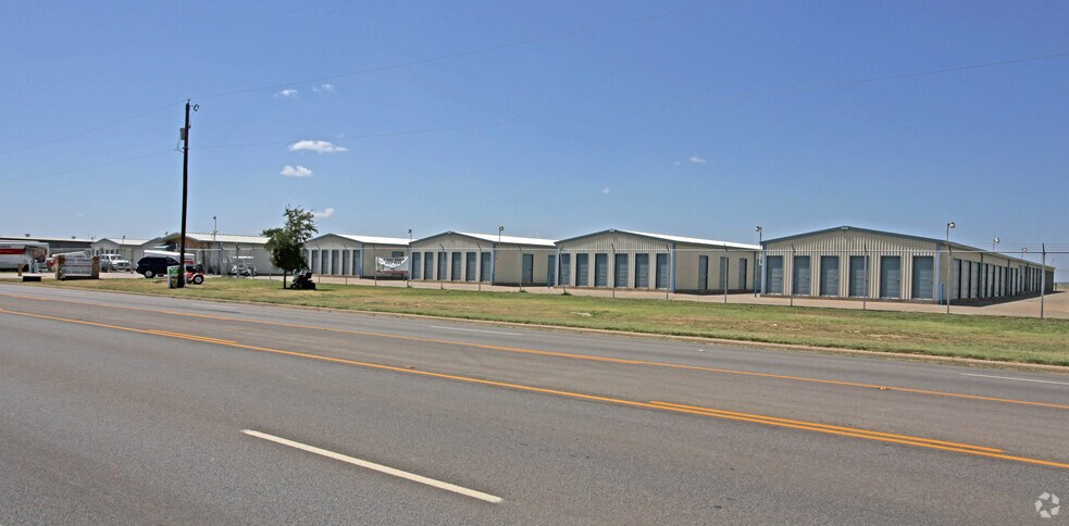 925 N Nolan River Rd, Cleburne, TX à vendre - Photo principale – Image 1 sur 2
