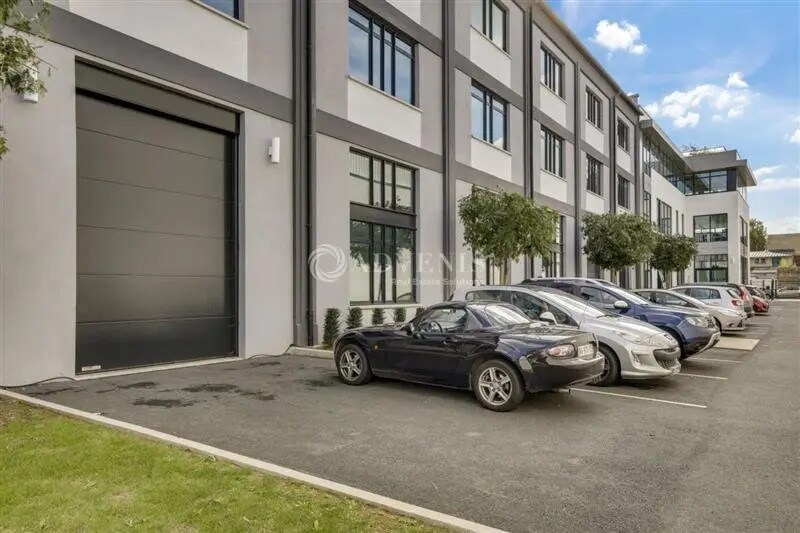 Bureau dans Ivry-sur-Seine à louer - Photo de l’immeuble – Image 2 sur 12