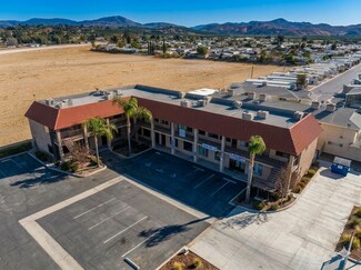 Plus de détails pour 43613 Ca-74, Hemet, CA - Local commercial à louer