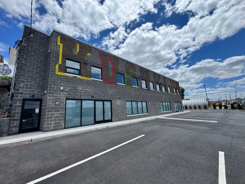 550-560 Tonnelle ave, Jersey City, NJ à louer - Photo de l’immeuble – Image 2 sur 2