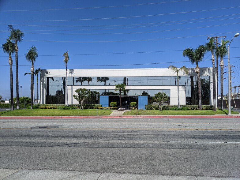 1711 S Mountain Ave, Monrovia, CA à louer - Photo principale – Image 1 sur 8