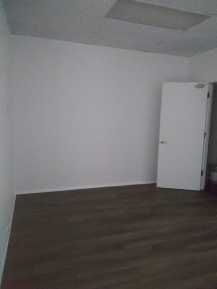 1469 N Magnolia Ave, Ocala, FL à louer - Photo de l’immeuble – Image 3 sur 8