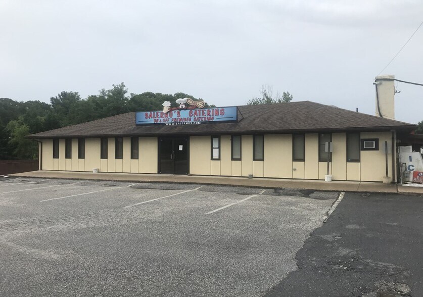 Salerno’s Restaurant & Catering portefeuille de 2 biens à vendre sur LoopNet.fr - Photo de l’immeuble – Image 2 sur 7