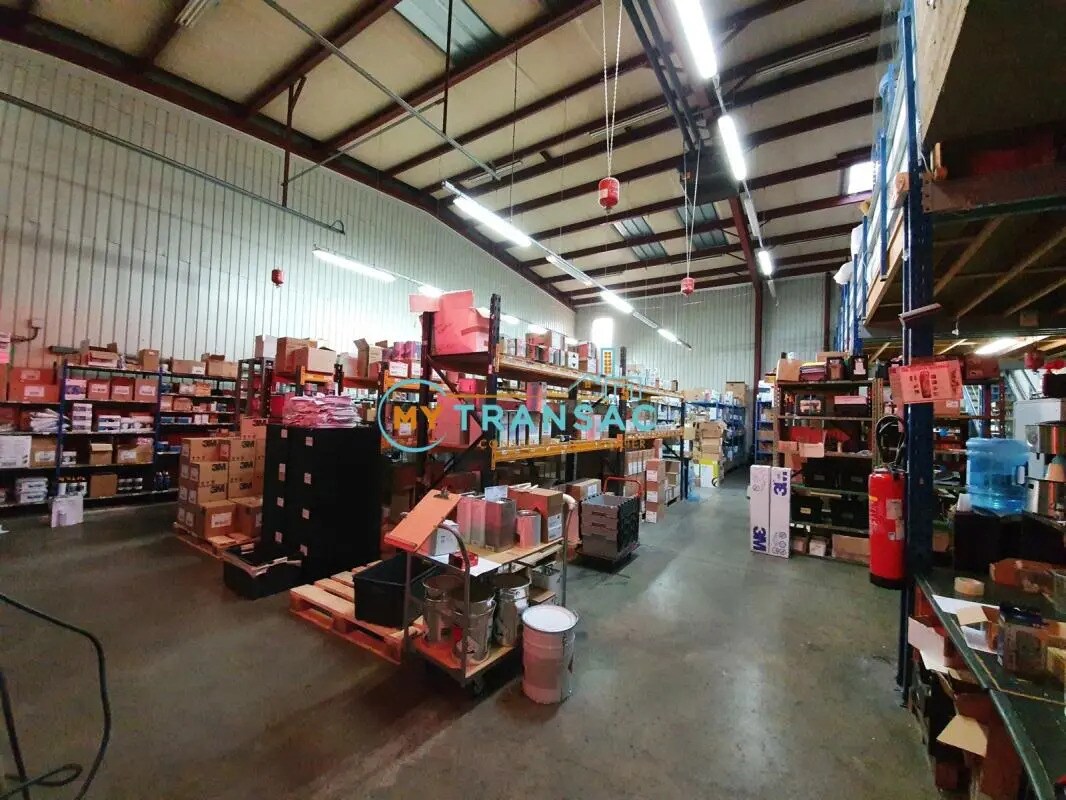 Local d’activités dans Les Pavillons-sous-Bois à louer Photo de l’immeuble– Image 1 sur 4