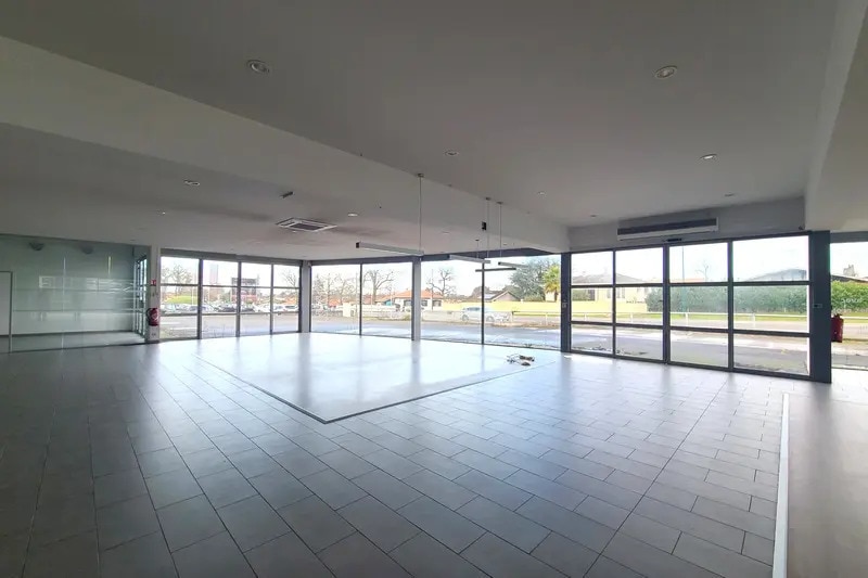 Local commercial dans Dax à vendre - Photo intérieure – Image 2 sur 9