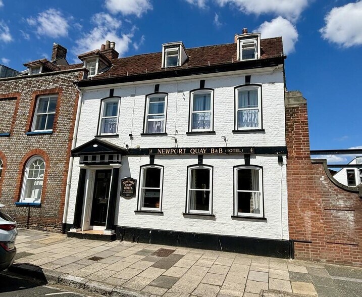 41 Quay St, Newport à vendre - Photo de l’immeuble – Image 1 sur 14