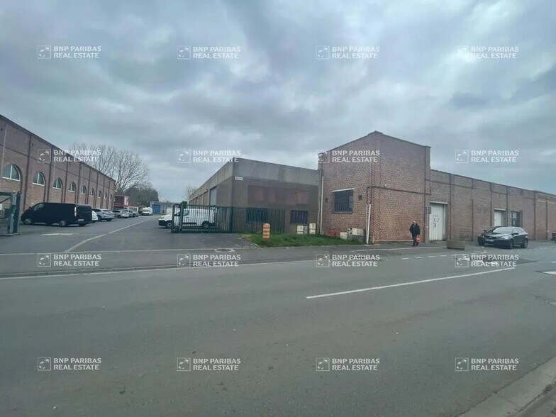Local d’activités dans Pérenchies à louer - Photo de l’immeuble – Image 2 sur 18