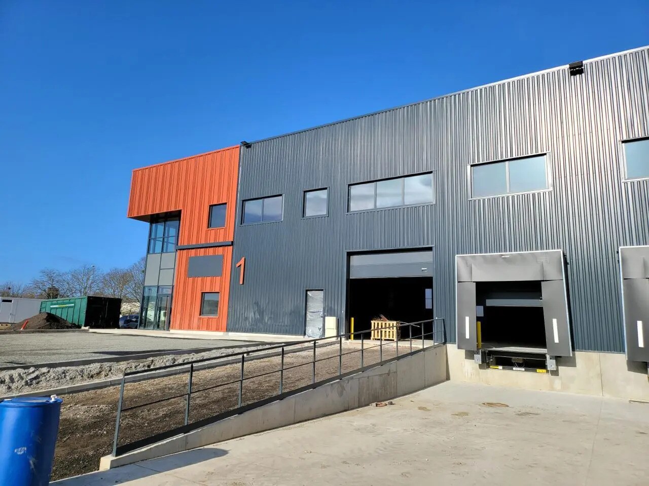 Bureau dans SAINT-OUEN-L'AUMONE à louer Photo de l’immeuble– Image 1 sur 17