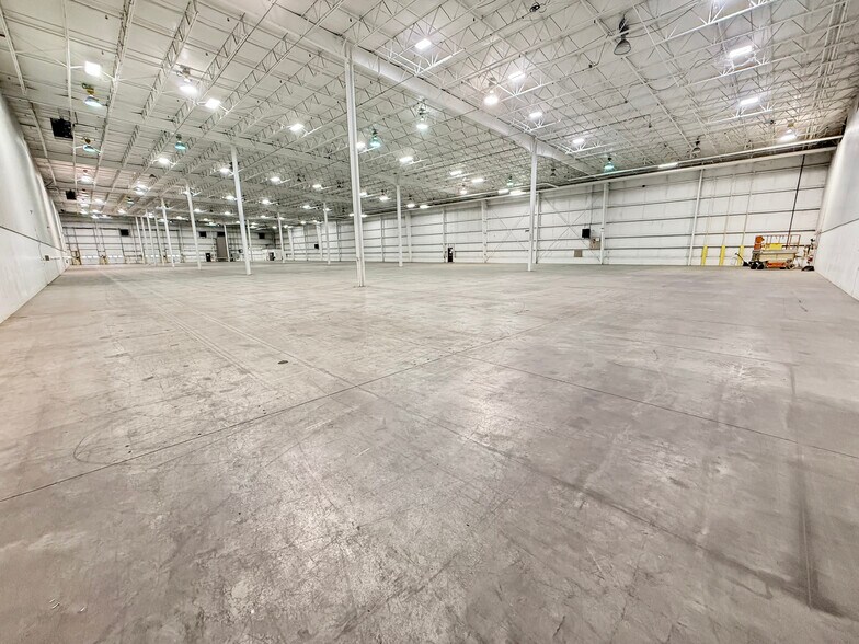 1000 S Saint Charles St, Jasper, IN à louer - Photo de l’immeuble – Image 3 sur 12