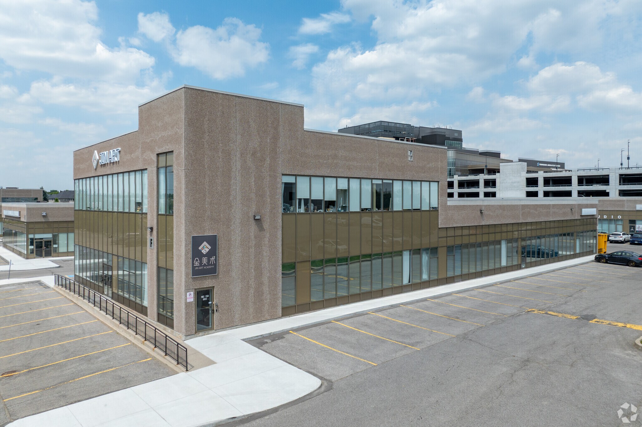 1550 16th Ave, Richmond Hill, ON à louer Photo principale– Image 1 sur 3