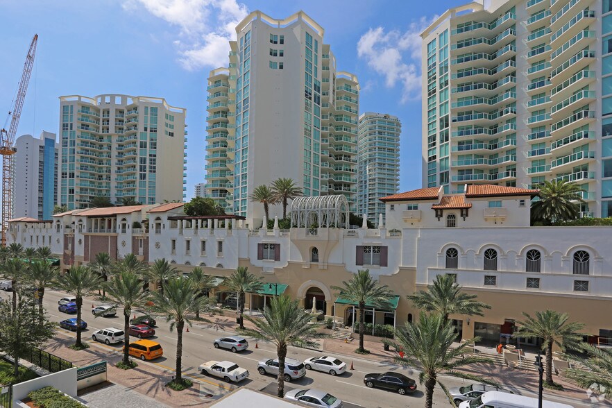 250 Sunny Isles Blvd, Sunny Isles Beach, FL à louer - Aérien – Image 1 sur 8