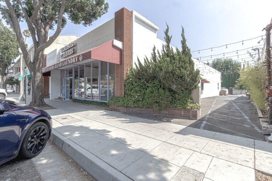 2040-2050 Huntington Dr, San Marino, CA à vendre - Photo de l’immeuble – Image 3 sur 22