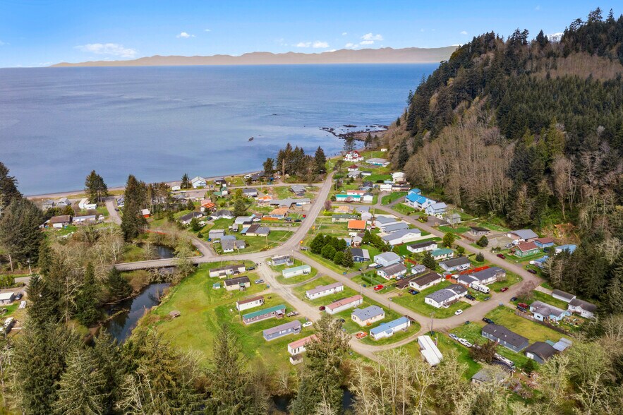 502 Frontier St, Clallam Bay, WA à vendre - Photo de l’immeuble – Image 2 sur 6