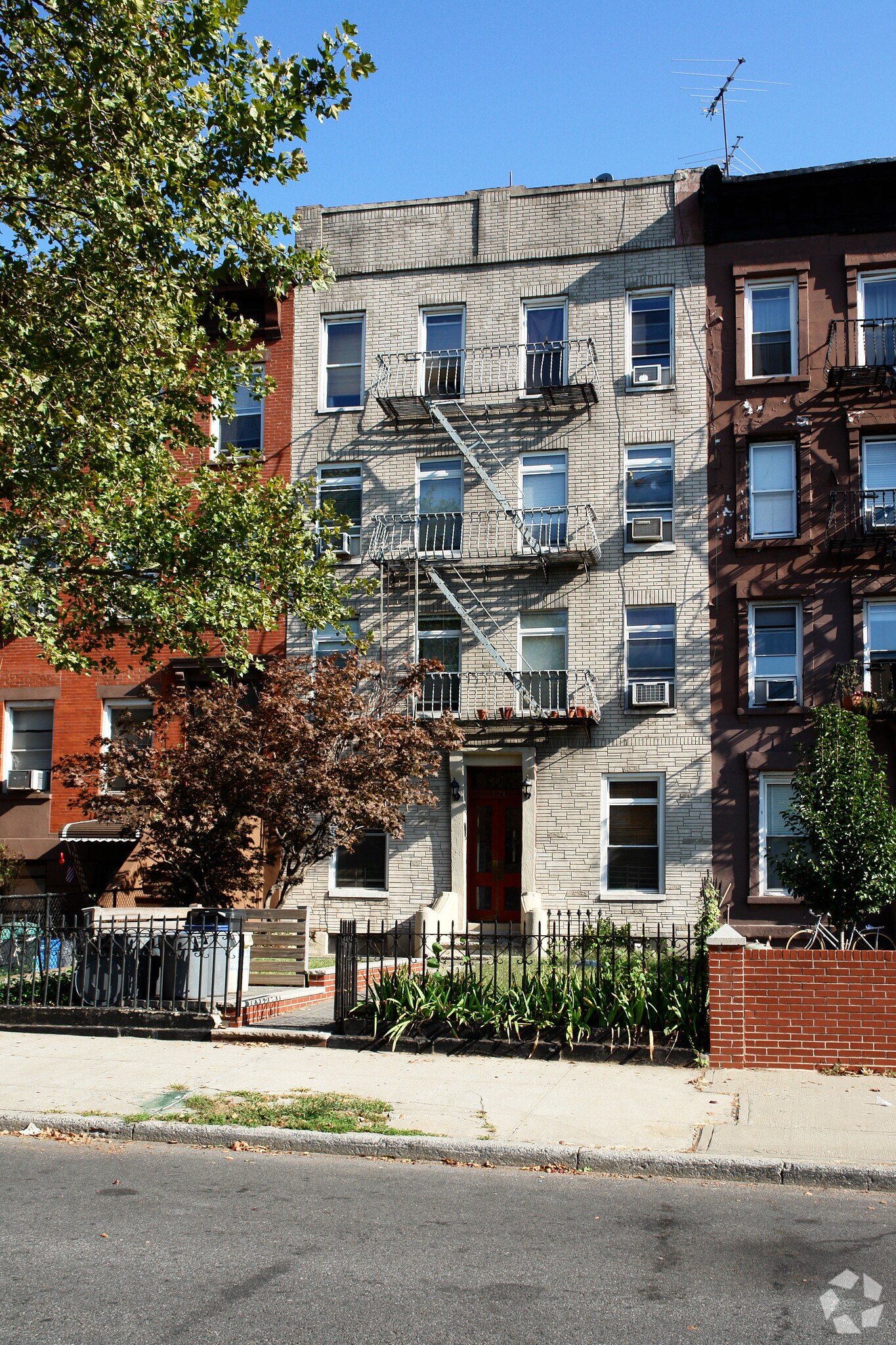 121 3rd Pl, Brooklyn, NY à vendre Photo principale– Image 1 sur 3