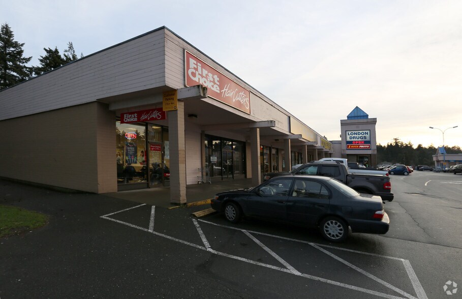 1905-1907 Sooke Rd, Victoria, BC à louer - Photo de l’immeuble – Image 3 sur 6