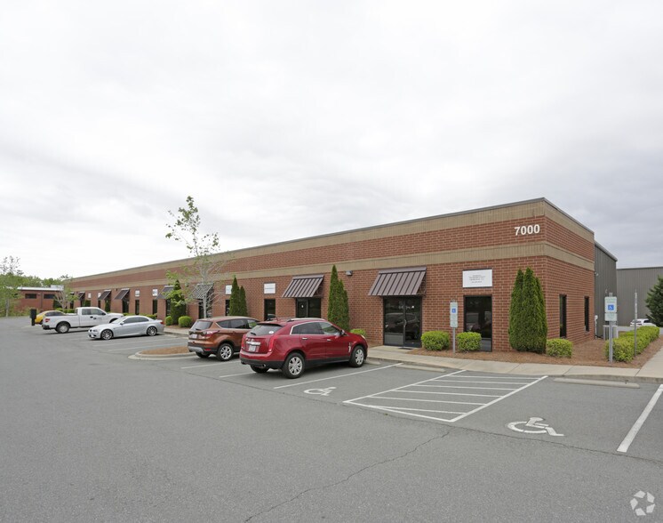 7000 Stinson Hartis Rd, Indian Trail, NC à louer - Photo de l’immeuble – Image 3 sur 4