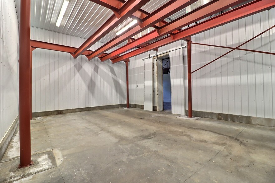 715 Redfield St, Waupaca, WI à vendre - Photo de l’immeuble – Image 3 sur 13