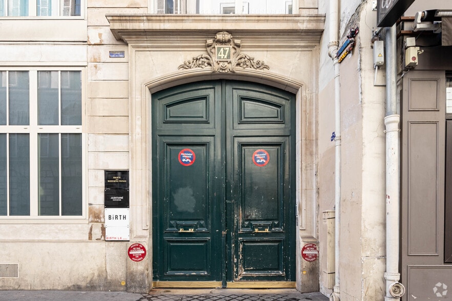47 Rue De Paradis, Paris à louer - Photo de l’immeuble – Image 2 sur 3