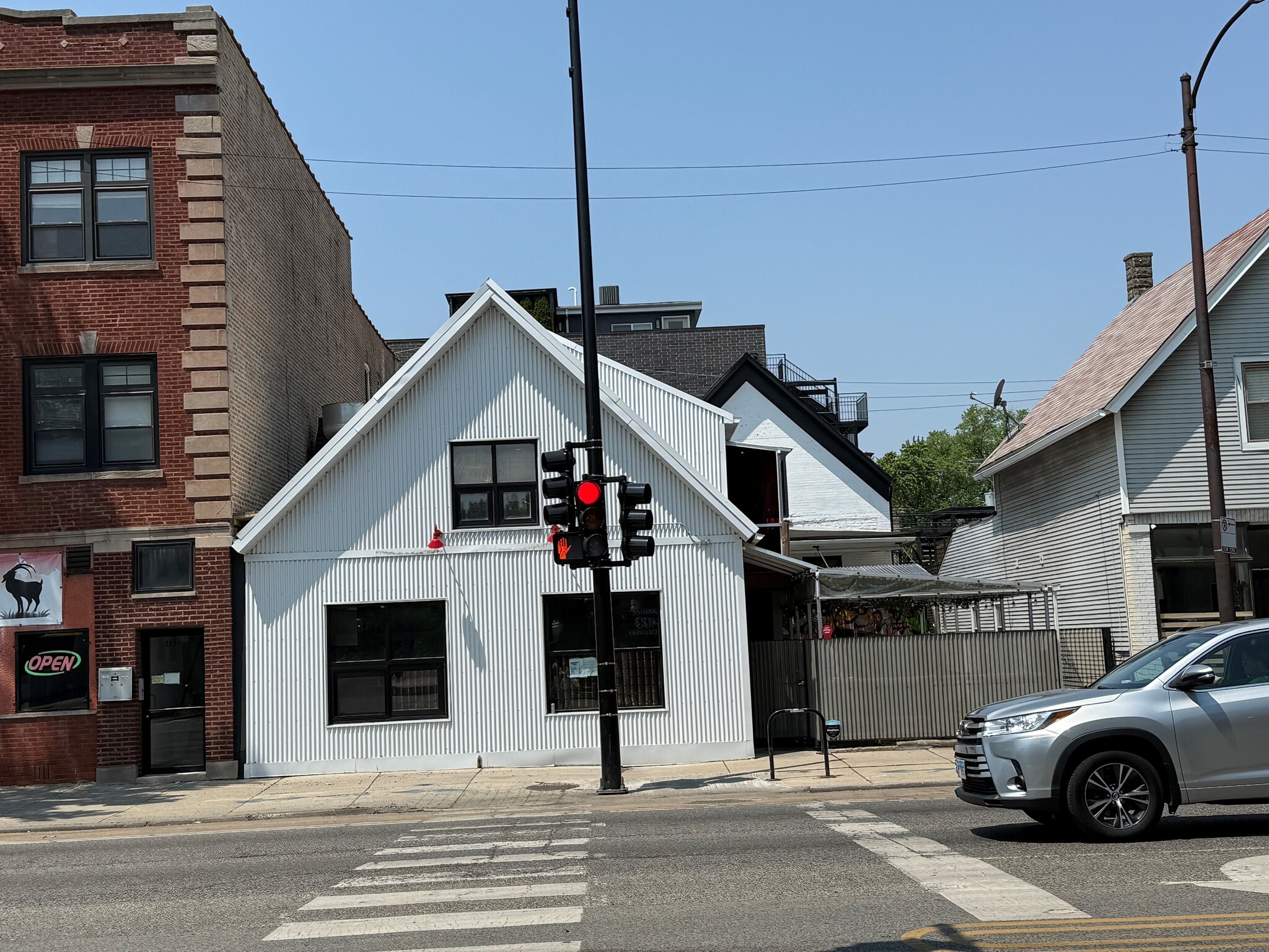 2234-2236 N Western Ave, Chicago, IL à louer Photo de l’immeuble– Image 1 sur 1