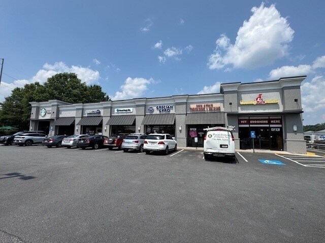 4468 Chamblee Dunwoody Rd, Atlanta, GA à louer - Photo de l’immeuble – Image 1 sur 5