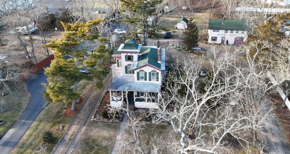 449 Montauk Hwy, East Moriches, NY à vendre - Photo de l’immeuble – Image 3 sur 8