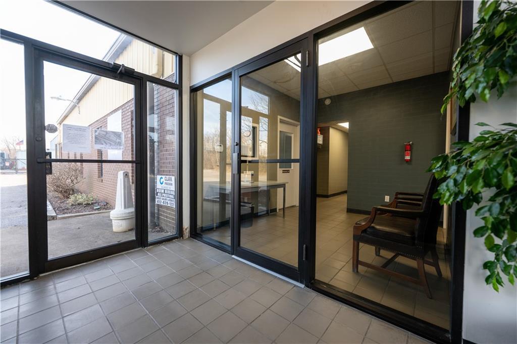 320 4th St, Blawnox, PA à louer Photo intérieure– Image 1 sur 11