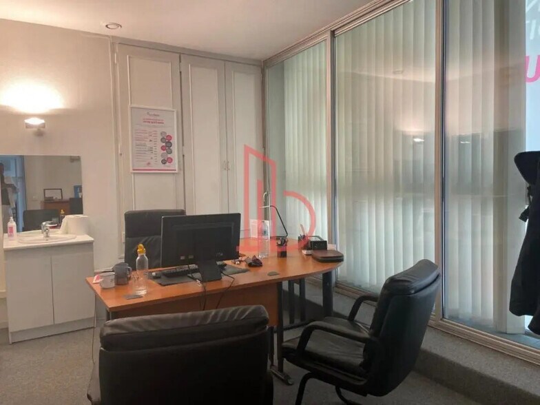 Bureau dans Bordeaux à louer - Photo de l’immeuble – Image 2 sur 9