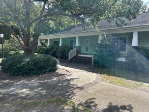 1418 N Howe St, Southport, NC à louer Photo de l’immeuble– Image 2 sur 2