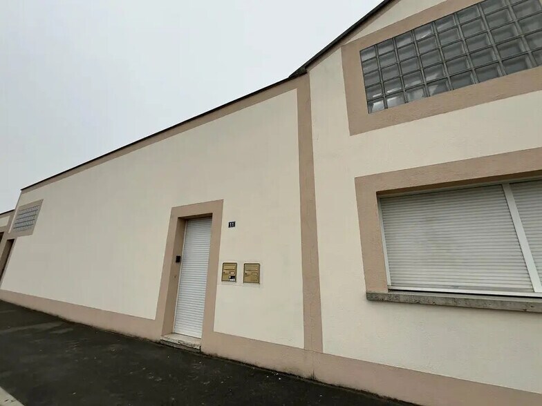 Local d’activités dans Reims à louer - Photo de l’immeuble – Image 1 sur 6