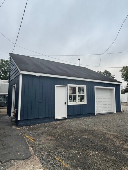 734 W Nyack Rd, West Nyack, NY à louer - Photo de l’immeuble – Image 3 sur 4