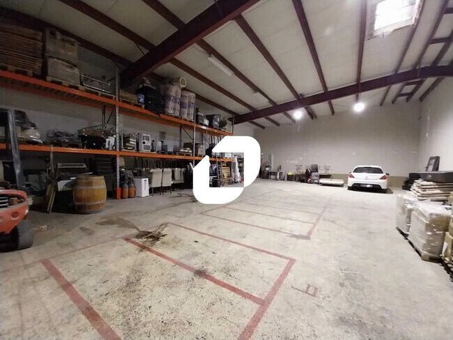 Plus de détails pour Bureau, Local d'activités à louer