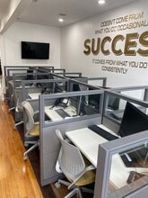 32-56 Steinway St, Astoria, NY à louer Photo intérieure– Image 2 sur 7