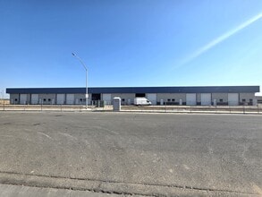1200 Montclaire Dr, Ceres, CA à louer Photo intérieure– Image 2 sur 9