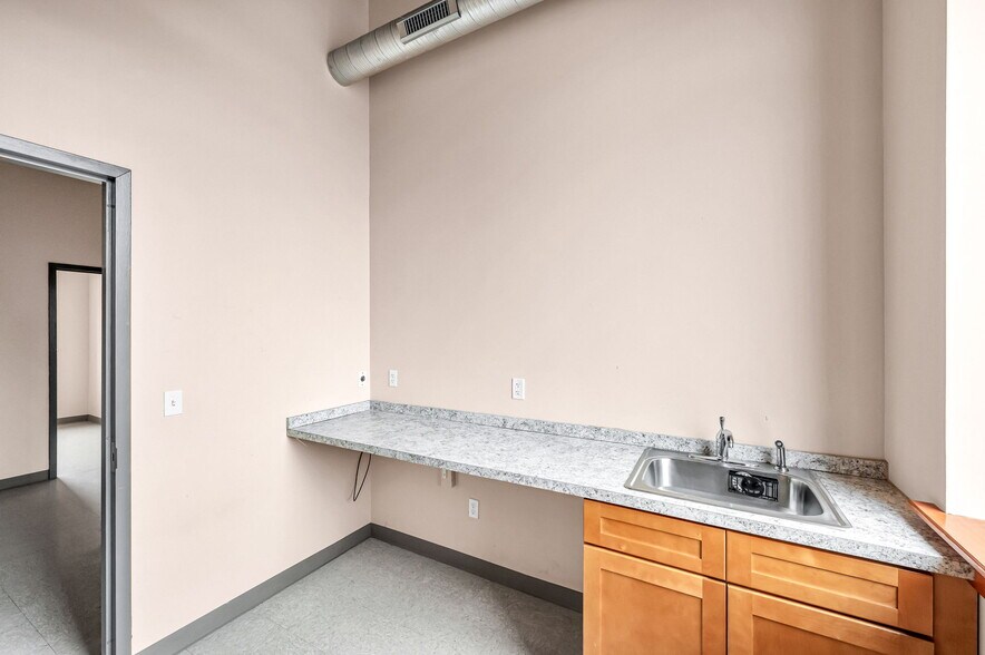 306 Race St, Holyoke, MA à louer - Photo de l’immeuble – Image 3 sur 6