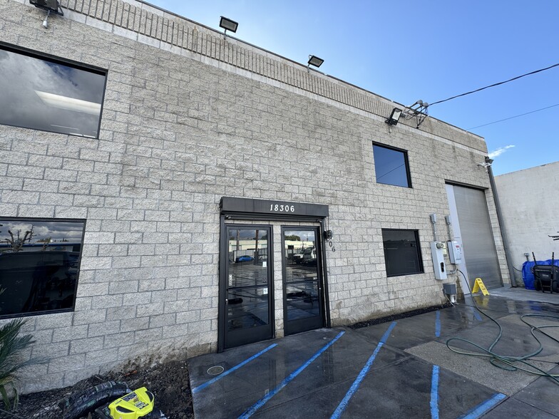 18306 Eddy St, Northridge, CA à louer - Photo de l’immeuble – Image 2 sur 6