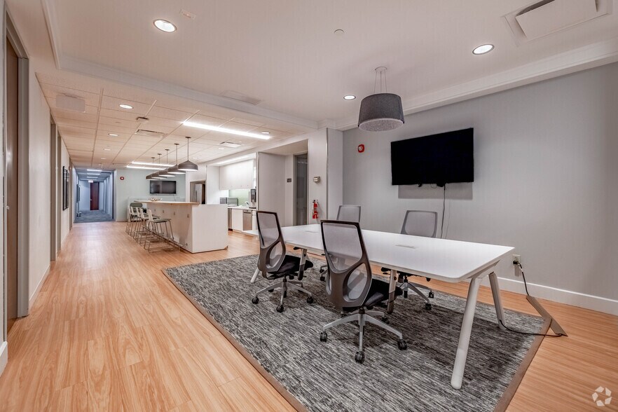 8044 Montgomery Rd, Cincinnati, OH à louer - Photo intérieure – Image 3 sur 25