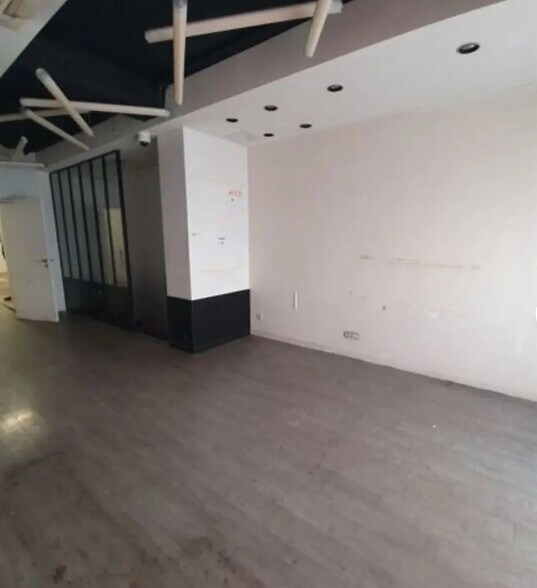 Local commercial dans Paris à louer - Photo intérieure – Image 2 sur 4