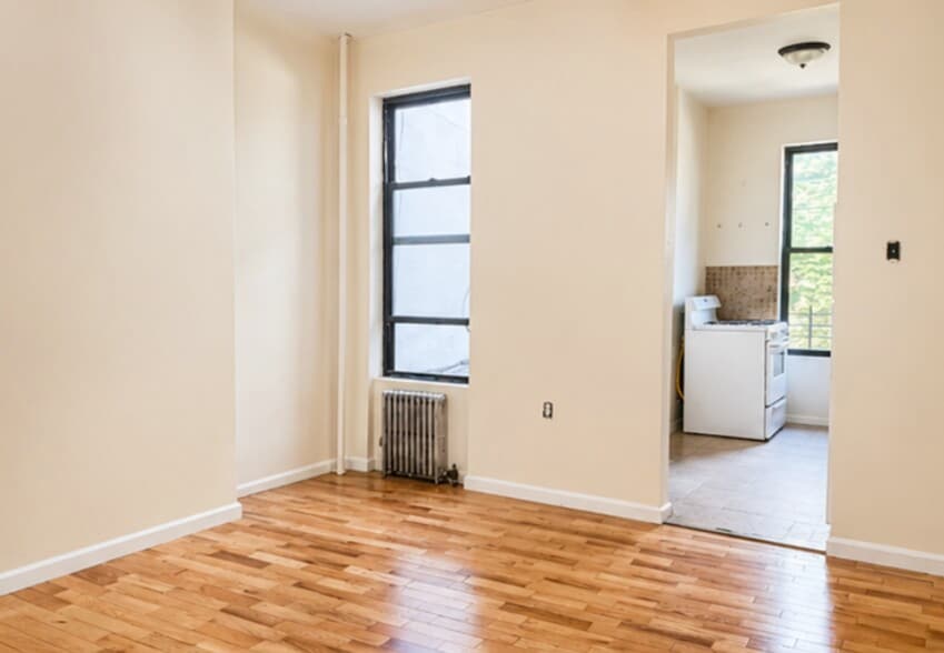 959 Seneca Ave, Ridgewood, NY à vendre - Photo intérieure – Image 3 sur 14