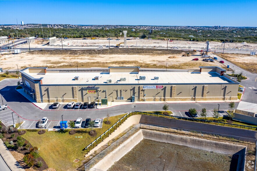 0 Us-281 Hwy N, San Antonio, TX à louer - Photo de l’immeuble – Image 3 sur 12