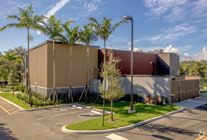 12681-12717 W Sunrise Blvd, Sunrise, FL à louer - Photo de l’immeuble – Image 3 sur 5