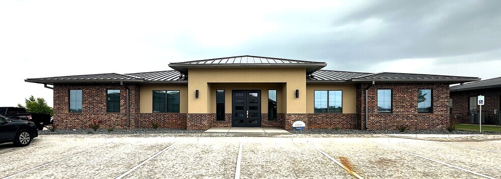 14836 Gambels Trail Dr, Oklahoma City, OK à louer - Photo de l’immeuble – Image 1 sur 10