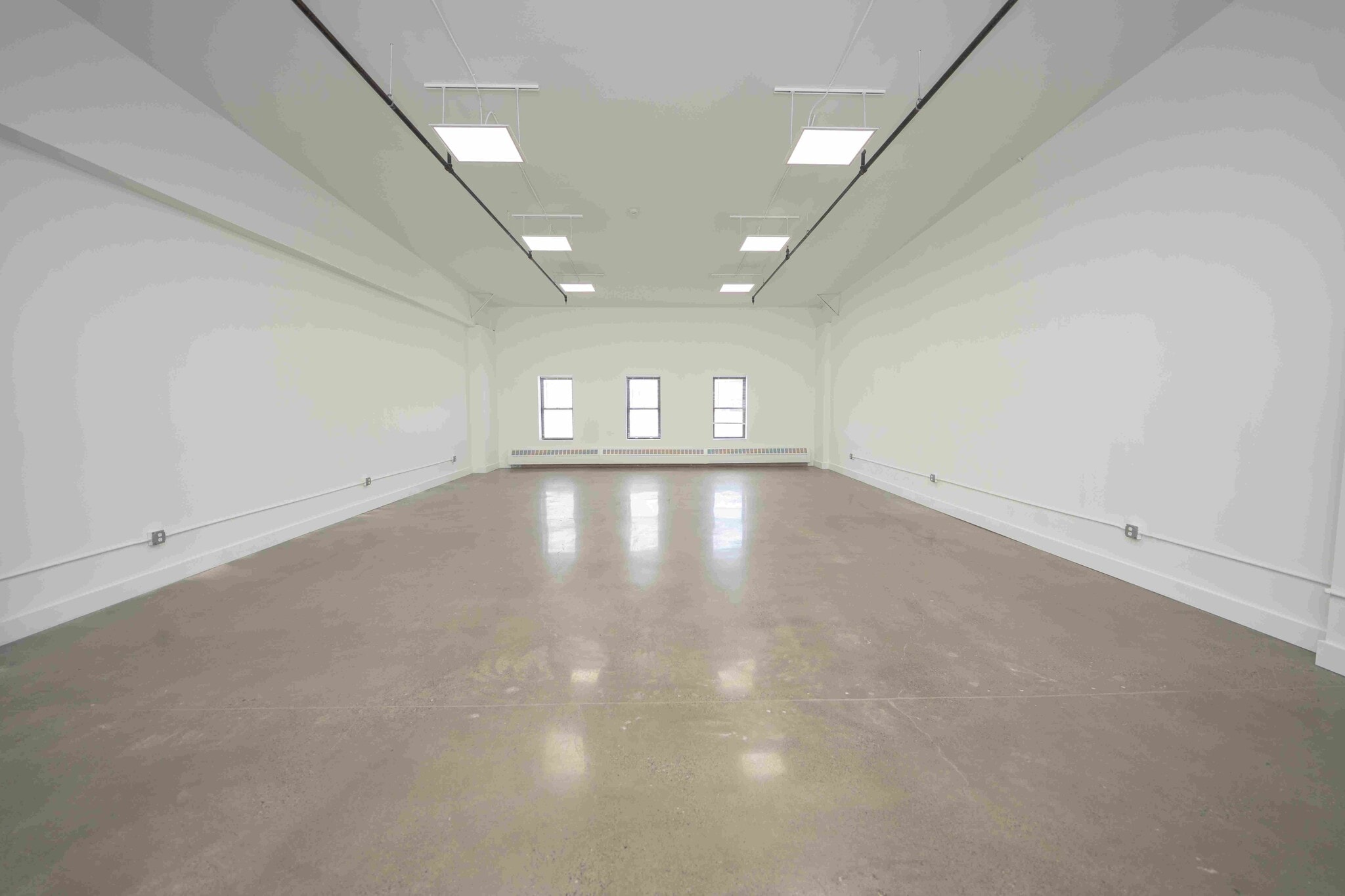 8 John Walsh Blvd, Peekskill, NY à louer Photo intérieure– Image 1 sur 2